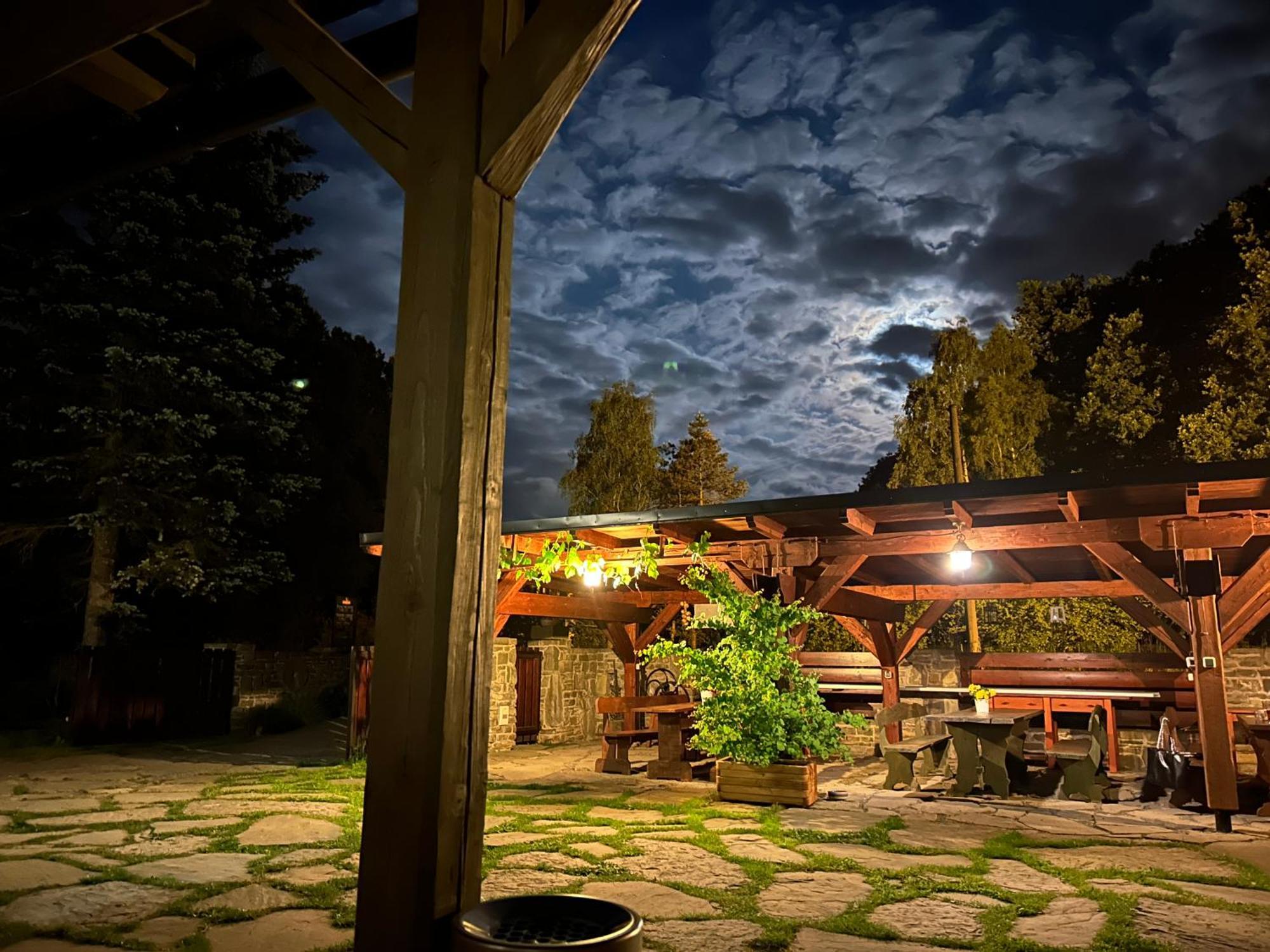 Penzion Baska Voda Cz Bagian luar foto